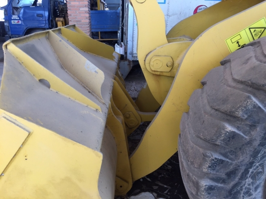 ขายรถตักKomatsu WA400-1 เล่มทะเบียนพร้อม มี2คัน รถสวย สภาพดี