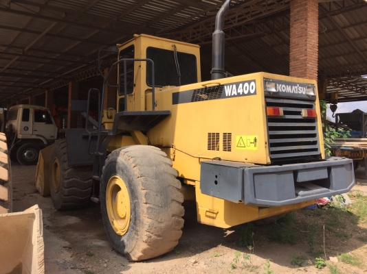 ขายรถตักKomatsu WA400-1 เล่มทะเบียนพร้อม มี2คัน รถสวย สภาพดี