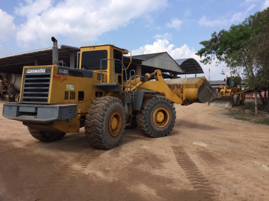 ขายรถตักKomatsu WA400-1 เล่มทะเบียนพร้อม มี2คัน รถสวย สภาพดี