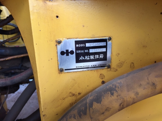 ขายรถตักKomatsu WA400-1 เล่มทะเบียนพร้อม มี2คัน รถสวย สภาพดี