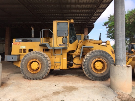 ขายรถตักKomatsu WA400-1 เล่มทะเบียนพร้อม มี2คัน รถสวย สภาพดี