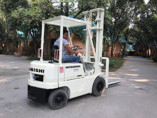 ขายFORKLIFT MITSUBISHI FD15ดีเซล สุดสวย(1.5ตัน) เสาสูง4เมตร สวยเดิมจากญี่ปุ่น ยังไม่เคยใช้ในไทย 168,000เท่านั้น!!