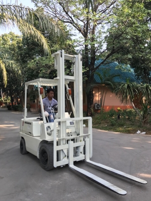 ขายFORKLIFT MITSUBISHI FD15ดีเซล สุดสวย(1.5ตัน) เสาสูง4เมตร สวยเดิมจากญี่ปุ่น ยังไม่เคยใช้ในไทย 168,000เท่านั้น!!