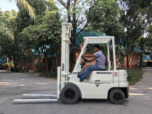 ขายFORKLIFT MITSUBISHI FD15ดีเซล สุดสวย(1.5ตัน) เสาสูง4เมตร สวยเดิมจากญี่ปุ่น ยังไม่เคยใช้ในไทย 168,000เท่านั้น!!