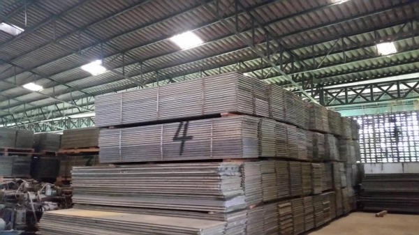 ขายอลูมีเนียมรองขาเครน