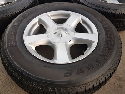 ขายล้อแม็ก Isuzu D-MAX All New V-Cross พร้อมยาง 265/65/17 ปี 14 ราคา 7500 ขายล้อแม็ก Isuzu D-MAX All New V-Cross พร้อมยาง 265/65/17 ปี 14 ราคา 7500