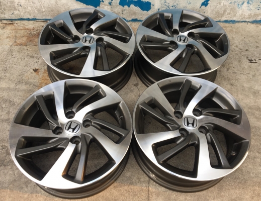 ล้อแม็ก Honda Jazz ขอบ 15 สีเทาปัดเงา