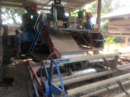 ขายรถเกี่ยวข้าวเกษตรพัฒนารองกระสอบเดินไฮดาสปั้ม22เครื่องho7c ขายรถเกี่ยวข้าวเกษตรพัฒนารองกระสอบเดินไฮดาสปั้ม22เครื่องho7c