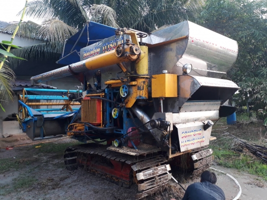 ลงราคาผิดครับ ราคาจริง 550000บาท. ขายรถเกี่ยวข้าวขนาดกลางสมพงษ์การช่าง 10-21-135แรง