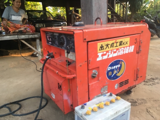 เครื่องปั่นไฟเชื่อมได้ในตัว เด่นโย0854997911