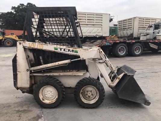 ขายรถตักล้อยาง TCM 343 BH ราคา 42,000 ต่อรอง ระบบสมบูรณ์ พร้อมใช้ เดิมๆเครื่องแรง กำลังดี สนใจโทร.081-3531946 ต่อ.บางนา &amp; ไอน์ดีลาย รถอยู่สมุทรปราการ