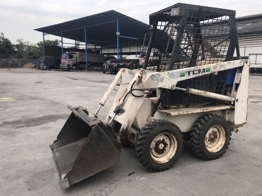 ขายรถตักล้อยาง TCM 343 BH ราคา 42,000 ต่อรอง ระบบสมบูรณ์ พร้อมใช้ เดิมๆเครื่องแรง กำลังดี สนใจโทร.081-3531946 ต่อ.บางนา &amp; ไอน์ดีลาย รถอยู่สมุทรปราการ