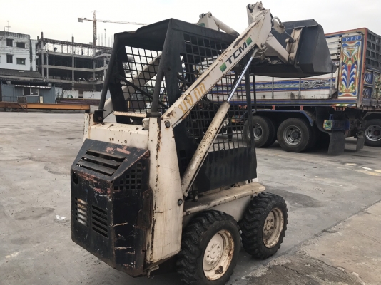 ขายรถตักล้อยาง TCM 343 BH ราคา 42,000 ต่อรอง ระบบสมบูรณ์ พร้อมใช้ เดิมๆเครื่องแรง กำลังดี สนใจโทร.081-3531946 ต่อ.บางนา &amp; ไอน์ดีลาย รถอยู่สมุทรปราการ