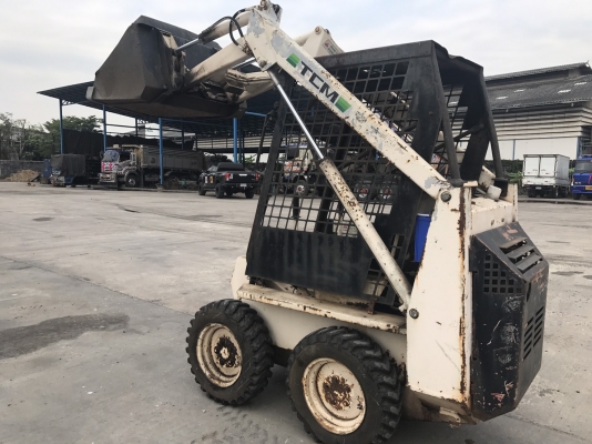ขายรถตักล้อยาง TCM 343 BH ราคา 42,000 ต่อรอง ระบบสมบูรณ์ พร้อมใช้ เดิมๆเครื่องแรง กำลังดี สนใจโทร.081-3531946 ต่อ.บางนา &amp; ไอน์ดีลาย รถอยู่สมุทรปราการ