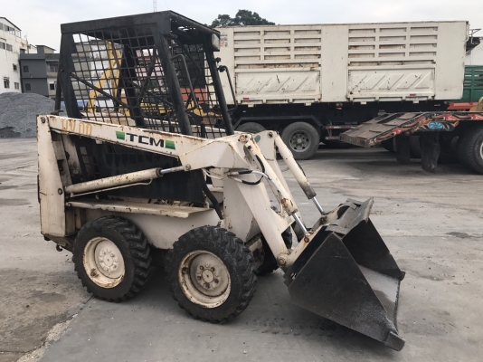 ขายรถตักล้อยาง TCM 343 BH ราคา 42,000 ต่อรอง ระบบสมบูรณ์ พร้อมใช้ เดิมๆเครื่องแรง กำลังดี สนใจโทร.081-3531946 ต่อ.บางนา &amp; ไอน์ดีลาย รถอยู่สมุทรปราการ