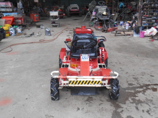 รถตัดหญ้า SATO SRM820VH 14 แรง พร้อมใช้งาน รถตัดหญ้า SATO SRM820VH 14 แรง พร้อมใช้งาน