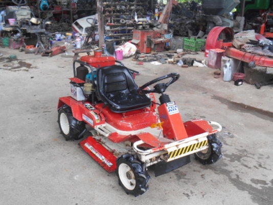 รถตัดหญ้า SATO SRM820VH 14 แรง พร้อมใช้งาน รถตัดหญ้า SATO SRM820VH 14 แรง พร้อมใช้งาน