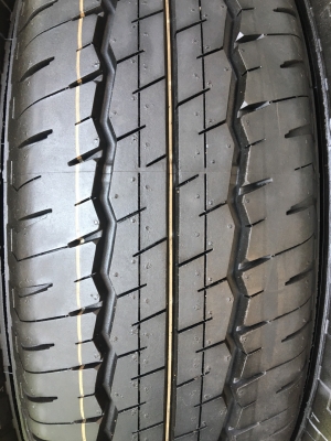 ยางใหม่ป้ายแดง Dunlop 215-70-16 ปลายปี 17 ตุ่มเส้นสีชัดๆทุกเส้น