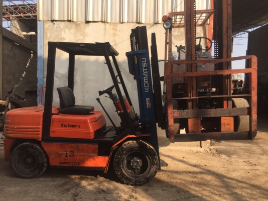 ขายรถยกโฟร์คลิฟท์ยี่ห้อkomat'su ดีเซล 3ตัน ขายรถยกโฟร์คลิฟท์ยี่ห้อkomat'su ดีเซล 3ตัน