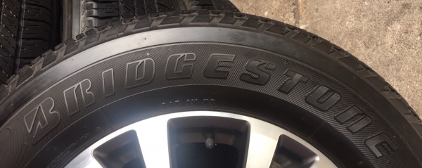 ล้อแม็ก New Ford Ranger Wildtrak ขอบ18 พร้อมยาง Bridgestone 265-60-18 ปลายปี15