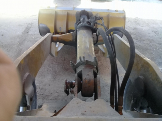 ขายด่วน รถตัก JH30B สภาพสวยพร้อมใช้งาน เครื่องปั้มดีเยี่ยม ยางพร้อมใช้งาน เอกสารสัญญาซื้อขาย  093-0764943  088-3223272 K ตั้ม