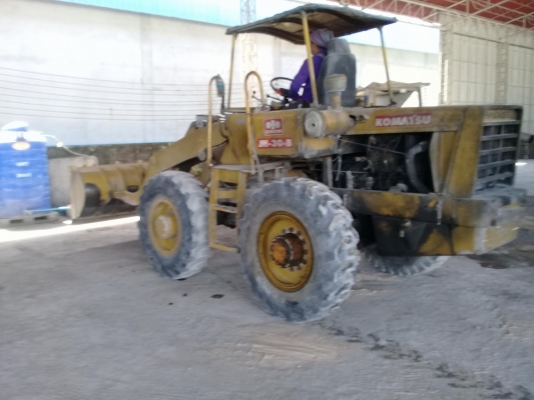 ขายด่วน รถตัก JH30B สภาพสวยพร้อมใช้งาน เครื่องปั้มดีเยี่ยม ยางพร้อมใช้งาน เอกสารสัญญาซื้อขาย  093-0764943  088-3223272 K ตั้ม