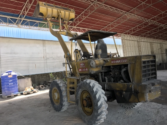 ขายด่วน รถตัก JH30B สภาพสวยพร้อมใช้งาน เครื่องปั้มดีเยี่ยม ยางพร้อมใช้งาน เอกสารสัญญาซื้อขาย  093-0764943  088-3223272 K ตั้ม