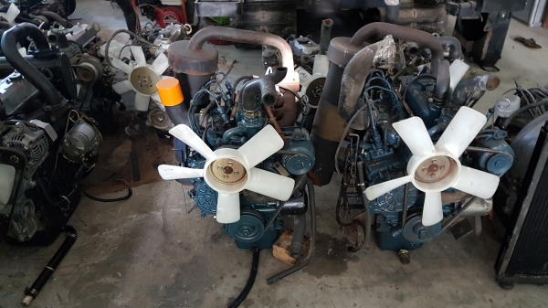 เครื่องยนต์ดีเซล kubota 3สูบ d1005 23แรงม้า สภาพสวย นำเข้าจากญี่ปุ่น ติดง่าย เครื่องแน่น ประหยัดน้ำมัน ไม่เคยใช้งานในไทย