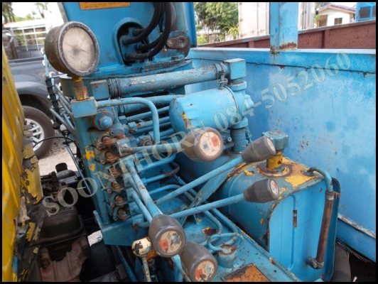 ขายด่วน รถบรรทุก 6 ล้อ ISUZU พร้อมเครน TADANO 2.5 ตัน 3 ปลอก พร้อมใช้งาน ราคาสุดคุ้ม