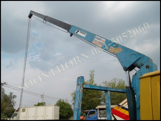 ขายด่วน รถบรรทุก 6 ล้อ ISUZU พร้อมเครน TADANO 2.5 ตัน 3 ปลอก พร้อมใช้งาน ราคาสุดคุ้ม