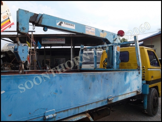 ขายด่วน รถบรรทุก 6 ล้อ ISUZU พร้อมเครน TADANO 2.5 ตัน 3 ปลอก พร้อมใช้งาน ราคาสุดคุ้ม