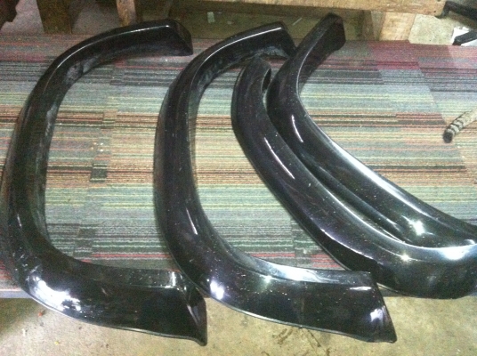 ขายคิ้วล้อnissan big m 1000บาท