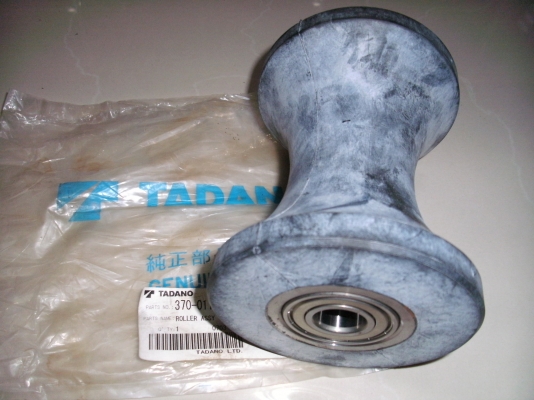 TADANO,PART NO.370-011-00030,ROLLER ASSY