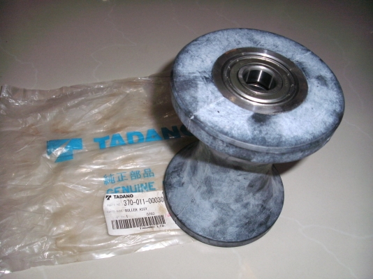 TADANO,PART NO.370-011-00030,ROLLER ASSY