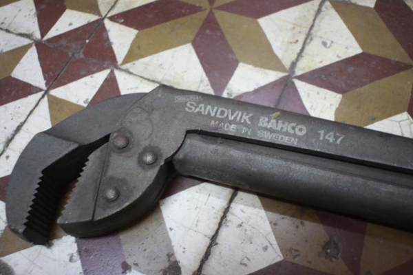 ประแจคอม้า SANDVIK BAHCO 147 สวีเดนแท้ๆ ประแจคอม้า SANDVIK BAHCO 147 สวีเดนแท้ๆ