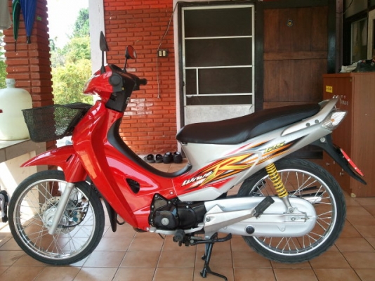 ธารนนทบุรี//ขายhonda wave125r ปี48 สวยเดิม ราคา18,000บาท ทะเบียนพร้อมโอนค่ะ