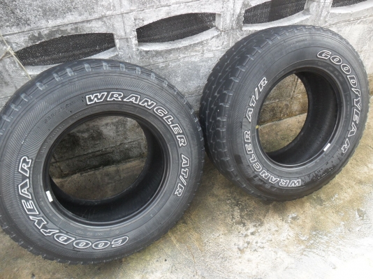 ยาง GoodYear 235/75R15 สวยๆ 1 คู่ ยาง GoodYear 235/75R15 สวยๆ 1 คู่