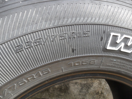 ยาง GoodYear 235/75R15 สวยๆ 1 คู่ ยาง GoodYear 235/75R15 สวยๆ 1 คู่