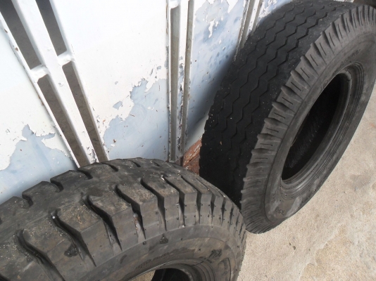 ยาง 8.25R16 สวยๆ 1 คู่