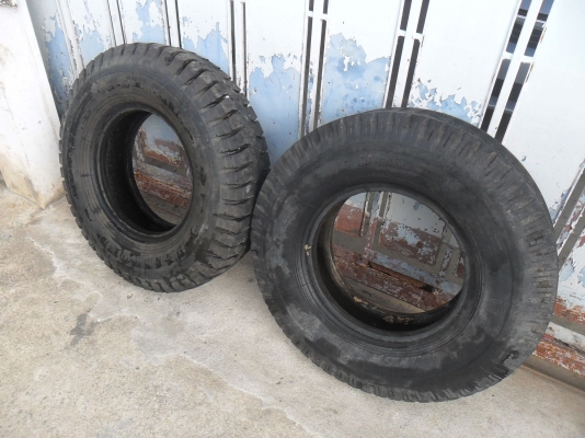 ยาง 8.25R16 สวยๆ 1 คู่