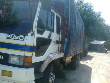 ขายด่วน Mitsubishi FN517 serial 5000 เพลาเดียว ยางเต็ม แชสซีสวย กระบะไม้ครับ