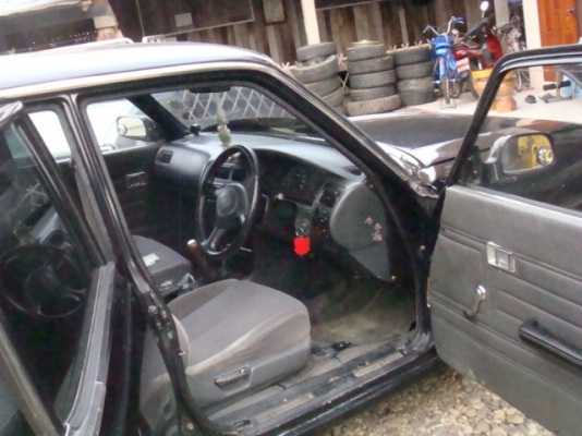 โตโยต้า คราวน์ปลากะโฮ้ เครื่องดีเซลRD28 สภาพดีมากขับขี่ดี โตโยต้า คราวน์ปลากะโฮ้ เครื่องดีเซลRD28 สภาพดีมากขับขี่ดี