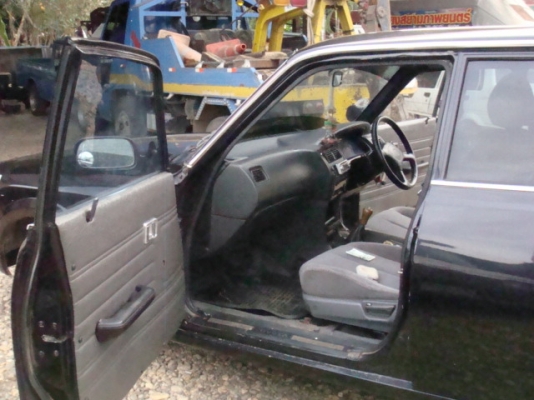 โตโยต้า คราวน์ปลากะโฮ้ เครื่องดีเซลRD28 สภาพดีมากขับขี่ดี โตโยต้า คราวน์ปลากะโฮ้ เครื่องดีเซลRD28 สภาพดีมากขับขี่ดี