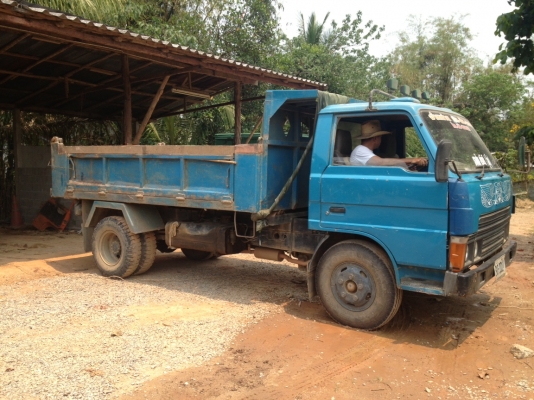 ต้องการขายรถ 6ล้อ NISSAN T3000