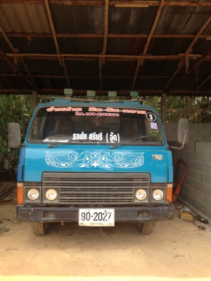 ต้องการขายรถ 6ล้อ NISSAN T3000