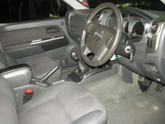 ISUZU D-MAX 4 ประตู HILANDER  2.5   สีฟ้า