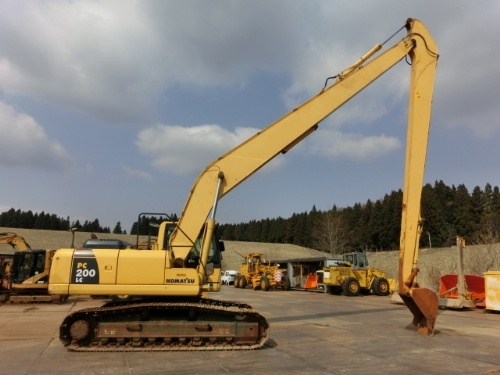 Komatsu PC 200LC-8 2006 YR 3002 HR From japan Komatsu PC 200LC-8 2006 YR 3002 HR From japan