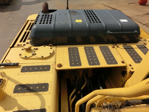 Komatsu PC 200LC-8 2006 YR 3002 HR From japan Komatsu PC 200LC-8 2006 YR 3002 HR From japan