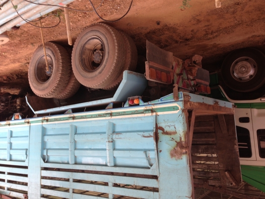 ขายรถบรรทุก ISUZU ROCKY 210 ลูกพ่วง3เพลา ขายรถบรรทุก ISUZU ROCKY 210 ลูกพ่วง3เพลา