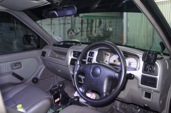 ขาย isuzu dragon power 3.0  LS turbo 4 wd ปี02